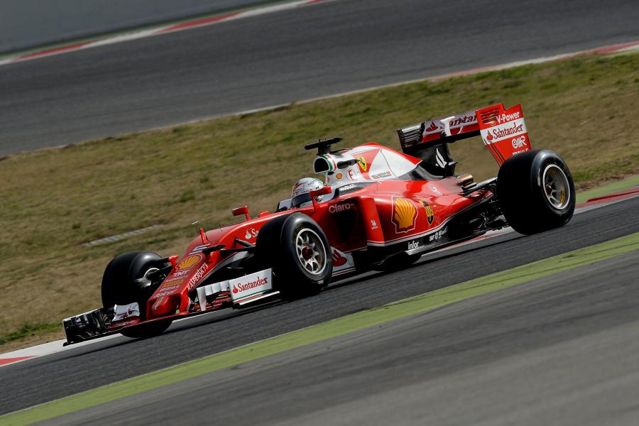  Ferrari SF16-H (667) 2016 года  (фото 3 из 18)